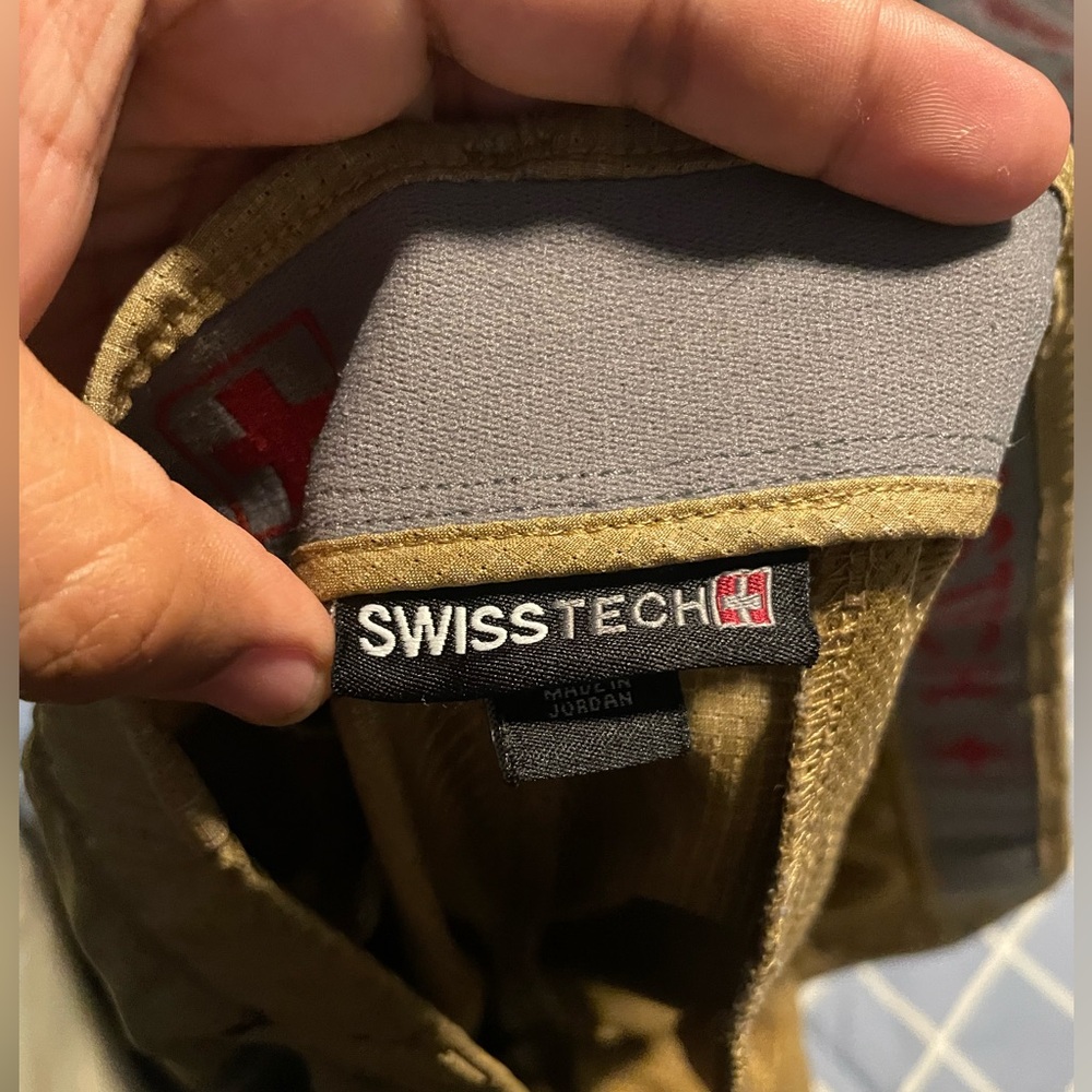 Swiss tech Shorts
